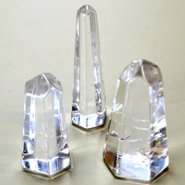 1"- 1.5" Quartz obelisk